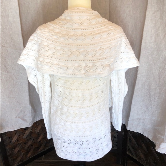 Elegant White Cable Knit Sweater - Picture 10 of 12